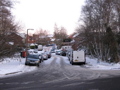 The northern entrance to Hollingbourne Crescent